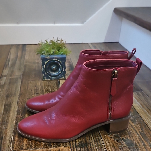 Copper Key Women's Crimson Red Leather Ankle Booties‎ (Made In Brazil) Size 7 - Picture 5 of 12